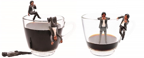 バンダイはデスクトップに飾ることができるガシャポン「コーヒーカップの松崎しげる」を11月下旬に発売！