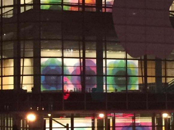 アップルの開発者向けイベント「WWDC2015」の会場に掲示されていたバナー